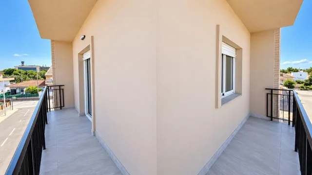 Moderno y luminoso piso con amplio solárium y vistas al mar en San Pedro del Pinatar — 20
