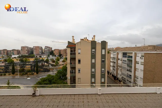 Piso de dos dormitorios en Sanders, en urbanización privada con piscina, pistas de padel, plaza de garaje y trastero — 32