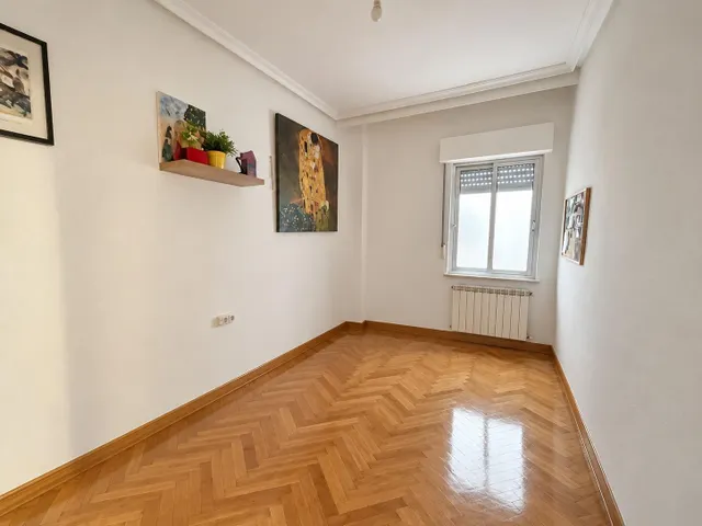 Tres dormitorios, gran salón y ubicación estratégica — 240.000 € — 17