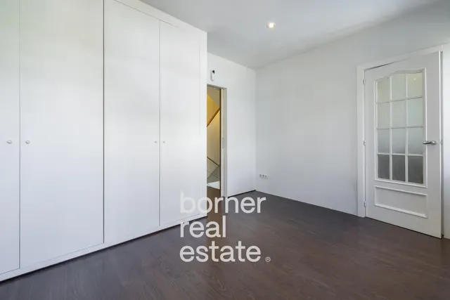 Chalet adosado en venta en Calle de Sant Josep — 39