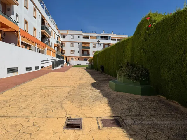 Ideal piso en puertas del sur, en urbanización privada con piscina — 39