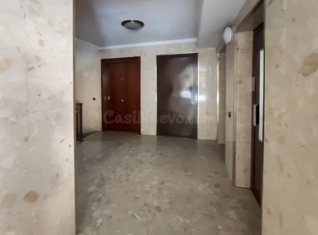 ? Amplio piso de 3 dormitorios con parking — 37