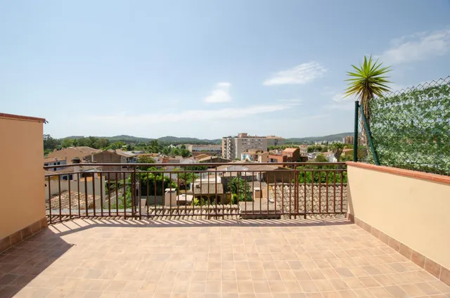 PALAFRUGELL: ÁTICO EN PALAFRUGELL CON TERRAZA COMPLETAMENTE RENOVADO. ZONA LIDL. — 11
