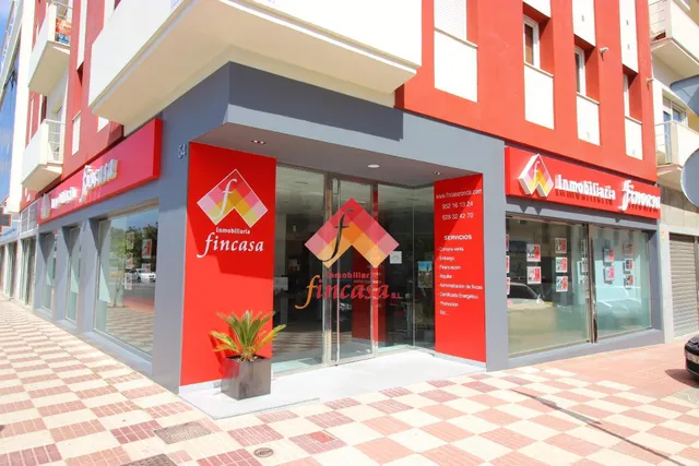 AMPLIO ÁTICO EN AVENIDA DE MÁLAGA — 18
