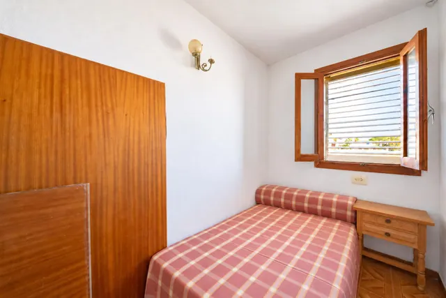 Chalet en primera línea de playa en torrenostra: una oportunidad para crear tu hogar junto al mar — 21