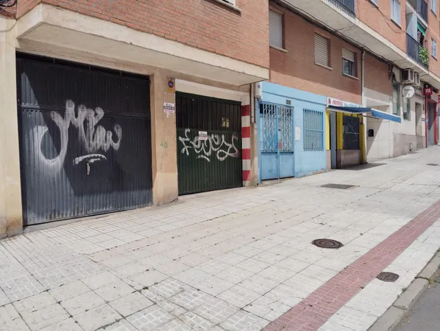 Urbis te ofrece un garaje en venta en zona Pizarrales, Salamanca. — 10