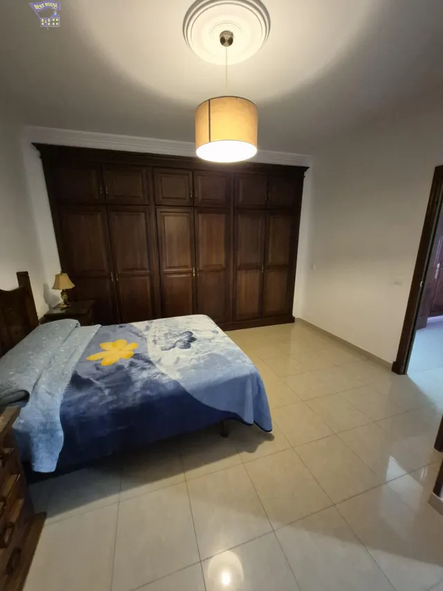 SE VENDE CASA EN ZONA CENTRO — 42