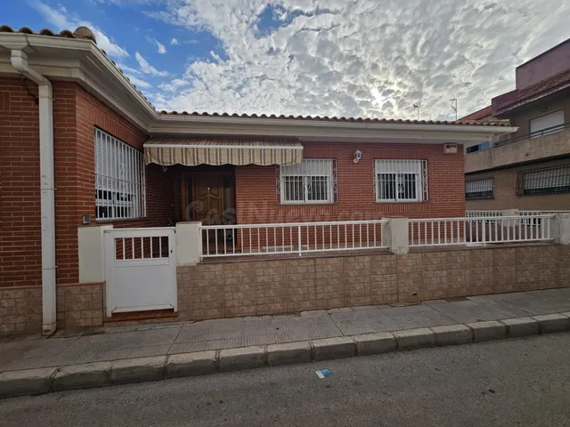 PLANTA BAJA HACIENDO ESQUINA EN EL CENTRO DE LOS DOLORES, CARTAGENA — 2