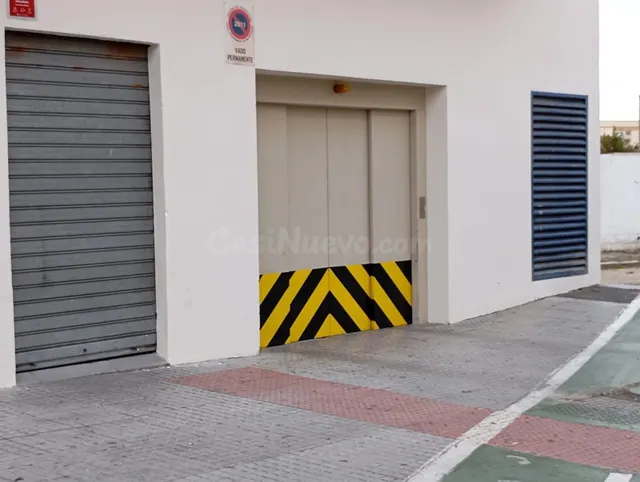 ALQUILER DE PLAZA DE GARAJE EN AVENIDA PONCE DE LEÓN 1, EDF. - foto 3