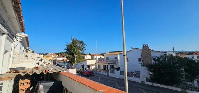 RESTAURANTE CON VIVIENDA SUPERIOR EN PLATJA DELS RIELLS — 23