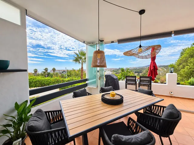 MAGNÍFICO APARTAMENTO DE 2 DORMITORIOS CON GRAN TERRAZA, JARDÍN PRIVADO Y VISTAS AL MAR Y AL GOLF – DOÑA JULIA, CASARES COSTA — 10