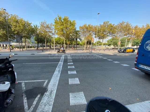 Local diafano en acera "Prime" Passeig Joan de Borbó - foto 2