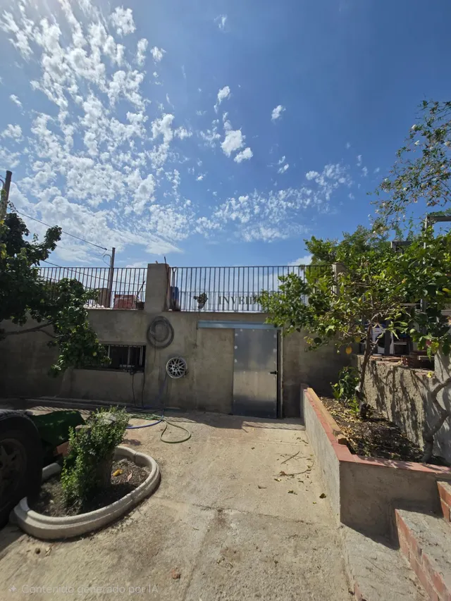 casa rodeada de zona verde — 35