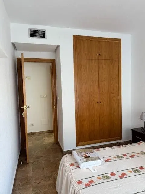 Alquiler de apartamento en el centro , junto a el Corte Ingles, 2 dormitorios, plaza de garaje y trastero — 30