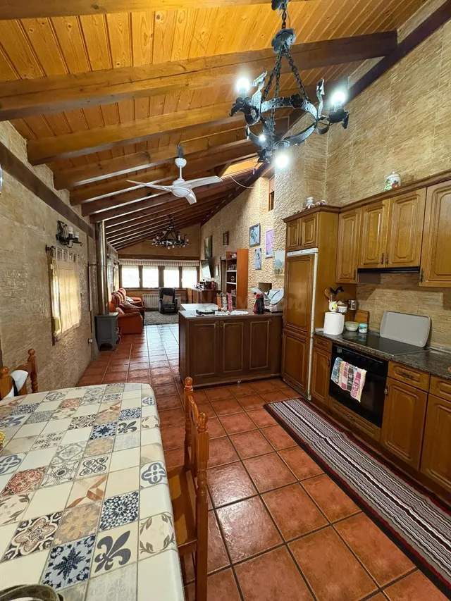 PRECIOSA CASA DE PUEBLO EN VENTA - foto 4
