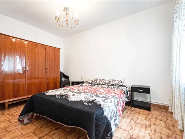 SE ALQUILA ESTUPENDO PISO AMUEBLADO — 17