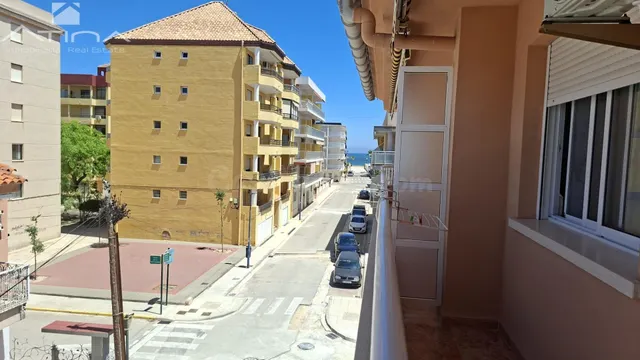 Apartamento con vistas al mar en Playa de Miramar, cocina in