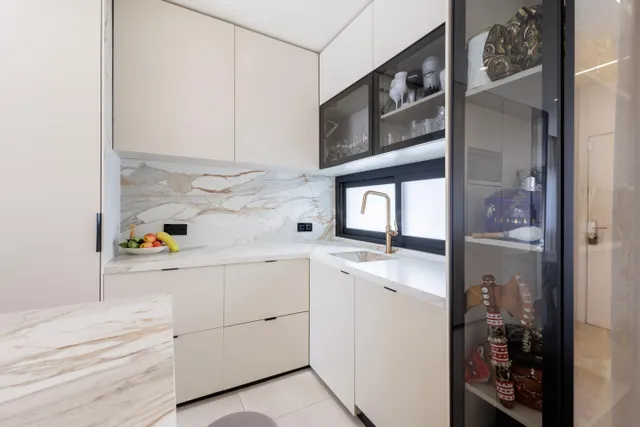 Ático totalmente reformado en venta con solárium privado, 3  - foto 5