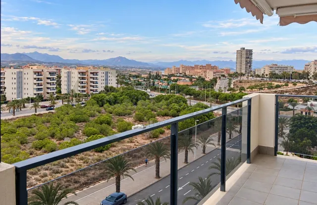 Piso en Arenales del Sol con terraza y vistas al mar - foto 2