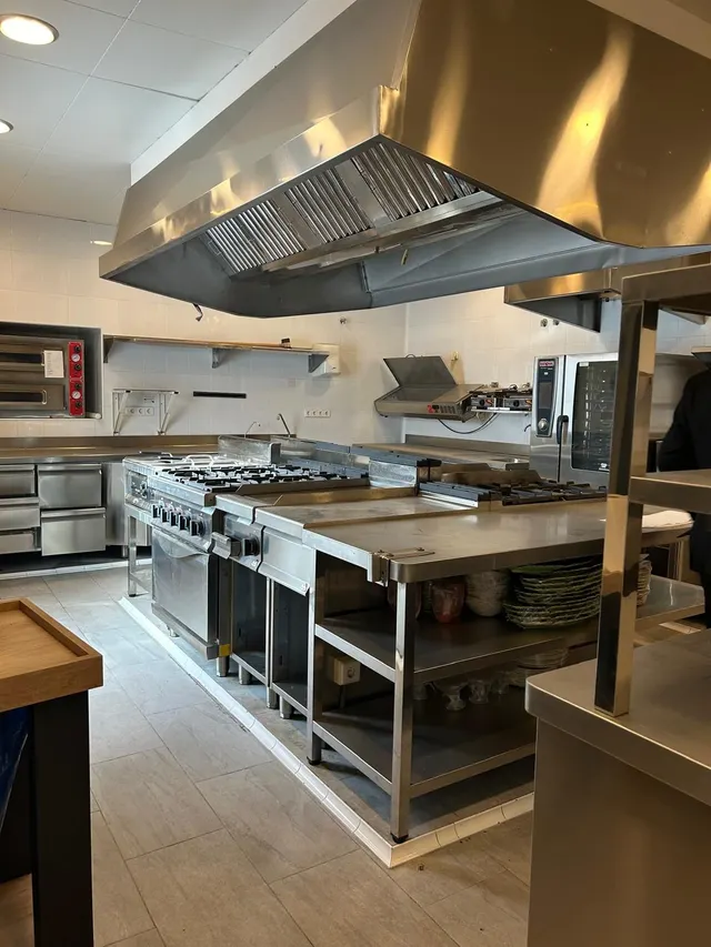 Restaurante 7 habitaciones 756m² en venta - Paraiso-Barronal — 24