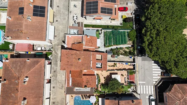 Casa de 5 habitaciones con garaje para 2 coches, terraza y aire acondicionado – lista para entrar a vivir — 46