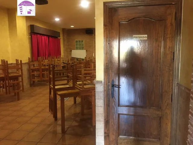Valazanca alquila bar restaurante con parque infantil — 3