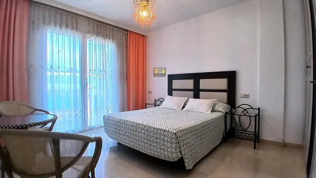 IMPRESIONANTE CHALET EN ALFAS DEL PI — 33