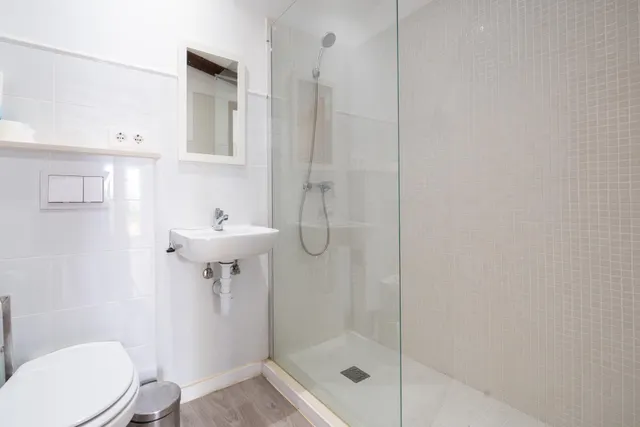 VENTA PISO CON TERRAZA — 32