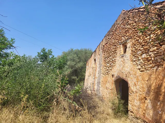 MASIA PARA REFORMAR CON TERRENO EN TÉRMINO DE VALL D'ALBA, LUZ Y AGUA CERCA — 23
