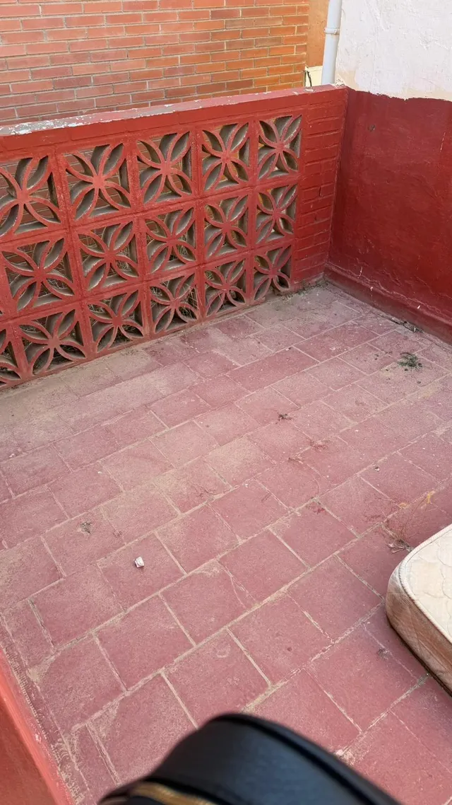 Oportunidad Única en Pedregalejo: Casa a Pasos de la Playa por €299,999 — 7