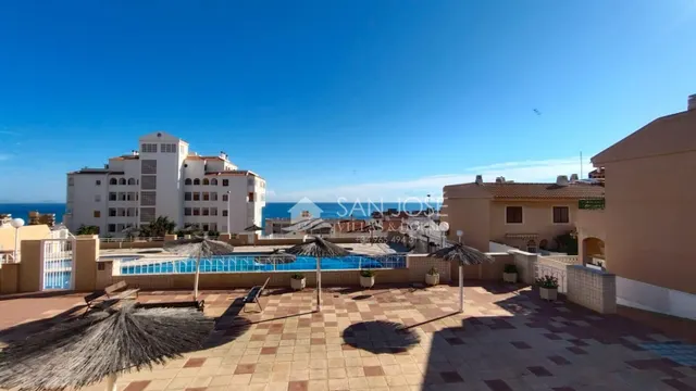 VENTA DE PISO REFORMADO EN ARENALES DEL SOL CON LICENCIA TURÍSTICA — 8