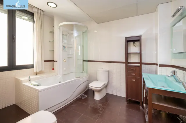 Casa exclusiva junto a Acera del Darro. Pleno centro de Granada. Seminueva y con ascensor propio — 15