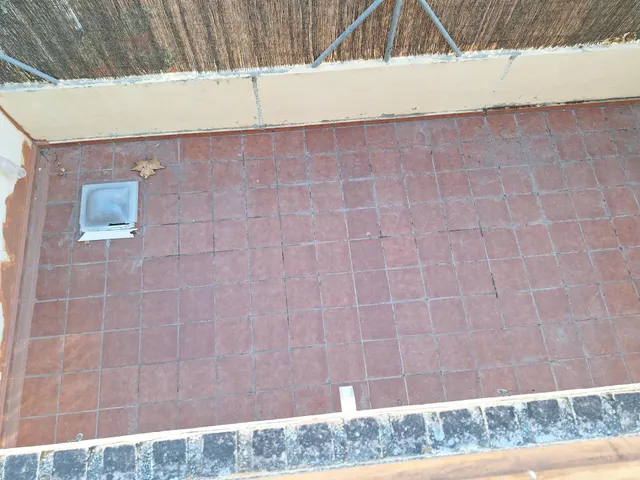 VENTA DE CHALET ADOSADO  EN CALLE SANTILLANA DEL MAR 20. BOADILLA DEL MONTE, — 20
