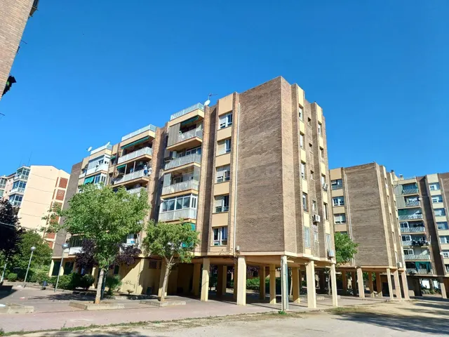 OPORTUNIDAD INVERSORES - PISO TODO EXTERIOR CON BALCÓN - foto 3