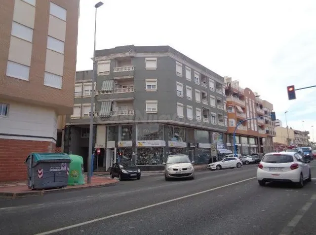 Local comercial en venta en El Campello (Alicante) – 235 m2
