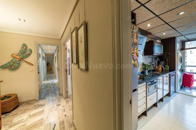 Nervión Santa Justa. Excelente vivienda familiar de 3 habita - foto 4