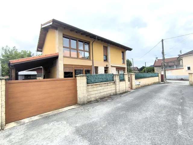 Chalet Independiente en La Abadilla: Un Refugio de Lujo - foto 2