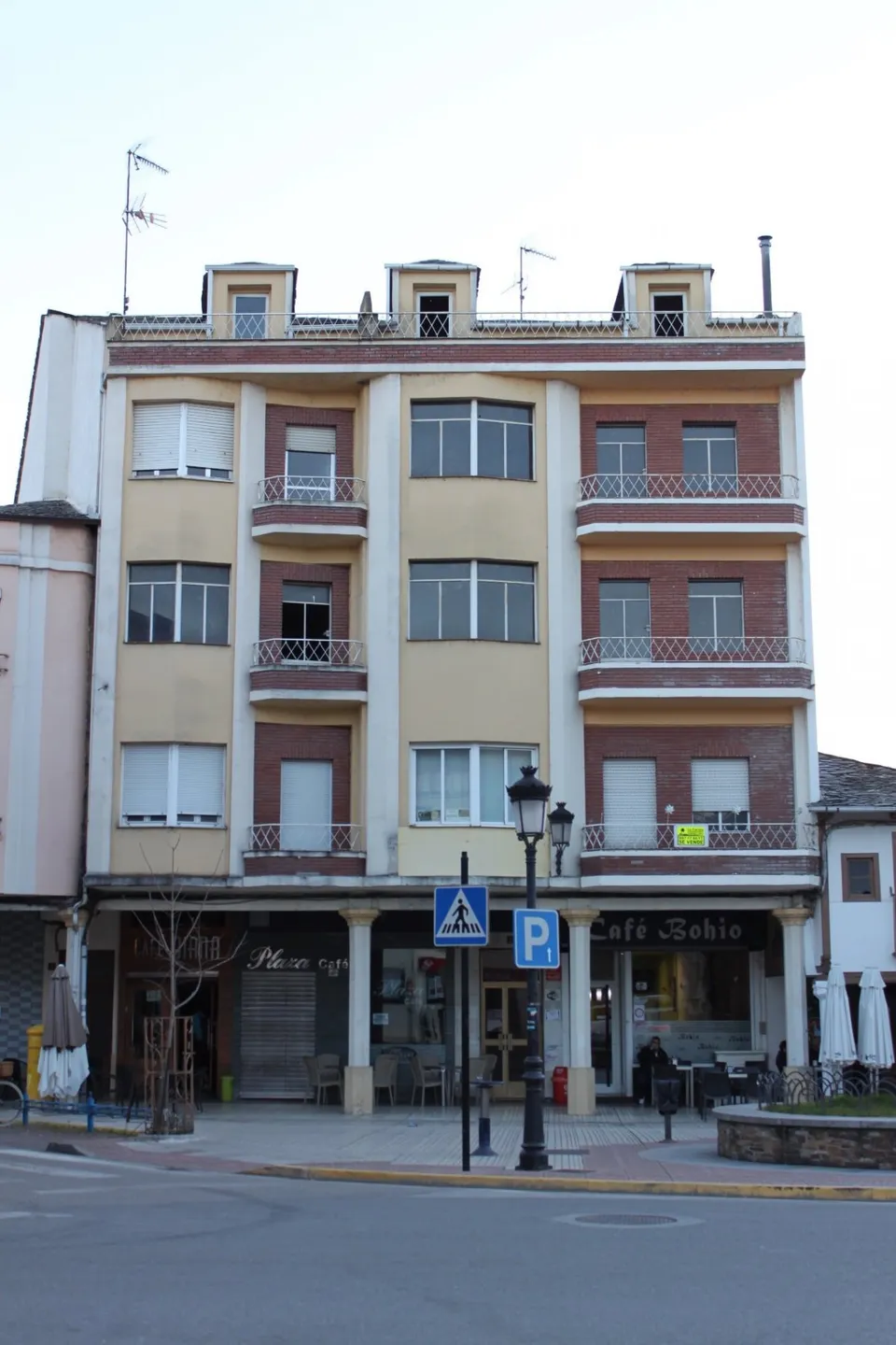 EDIFICIO PARA REFORMAR EN CACABELOS