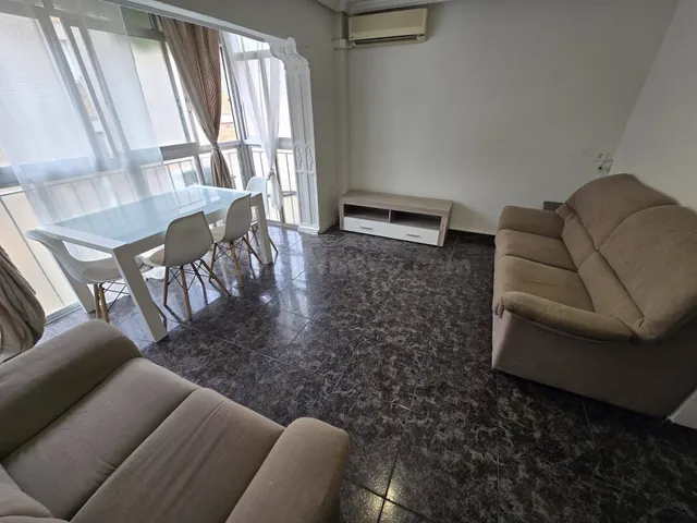 Acogedor piso en venta en Colonia Requena — 3