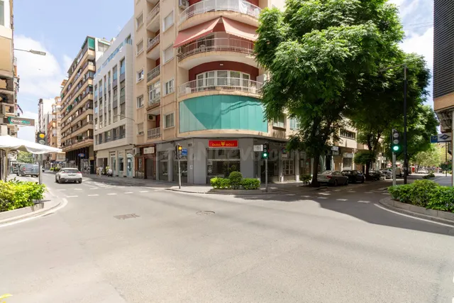 ¡Oportunidad Única en el Centro de Alicante! Local Premium c - foto 3