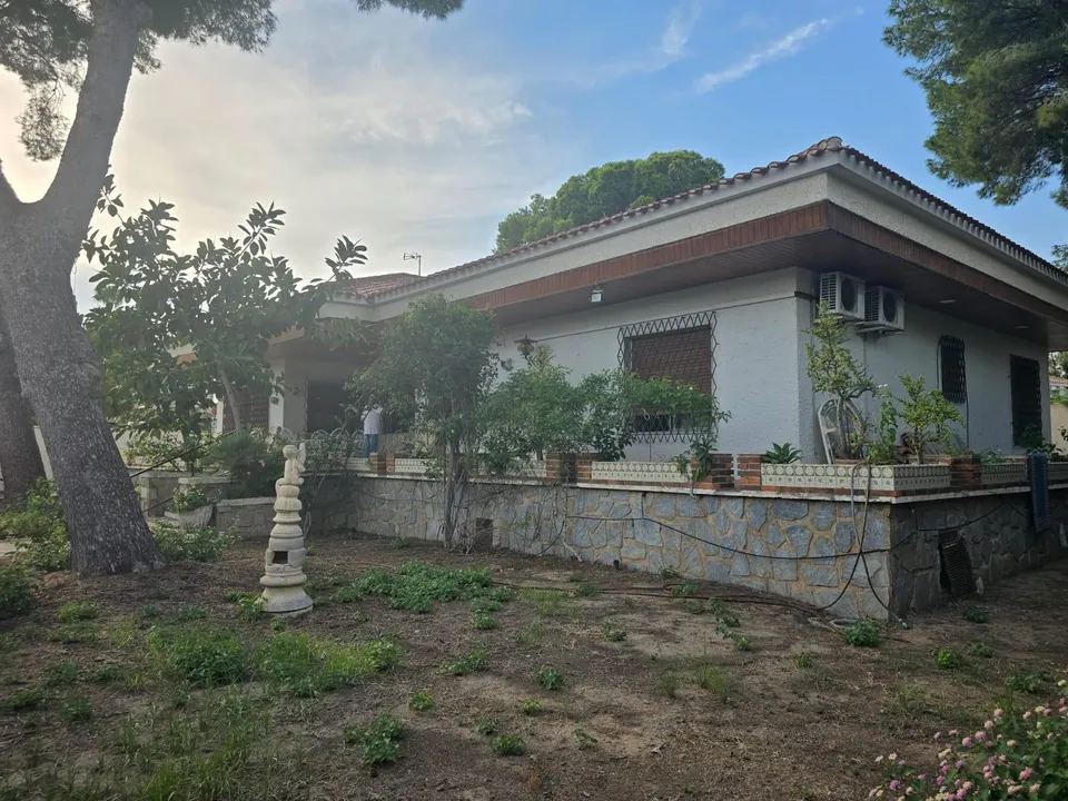 Chalet con parcela en Campoamor