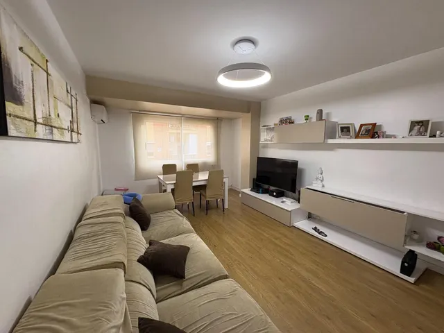 Vivienda totalmente con Ascensor reformada de 3 habitaciones, muy bien equipada y junto a la Alameda — 17
