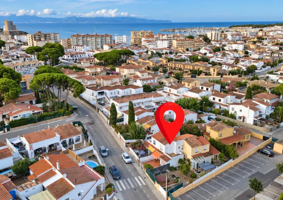 Casa a solo 300 metros de la playa, con dos terrazas y vistas despejadas en l'Escala