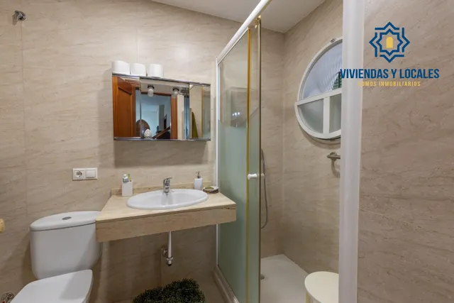 Chalet pareado con piscina, jardín y bonitas vistas a Granada en La Zubia — 23