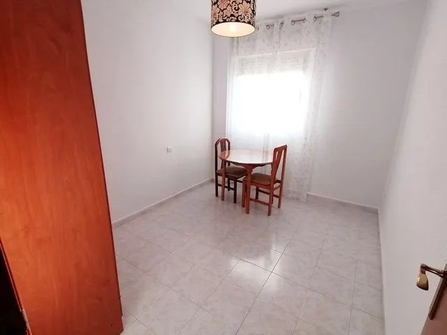 Piso de 4 Dormitorio y 2 Baños - Garaje coche y moto Opcional — 27
