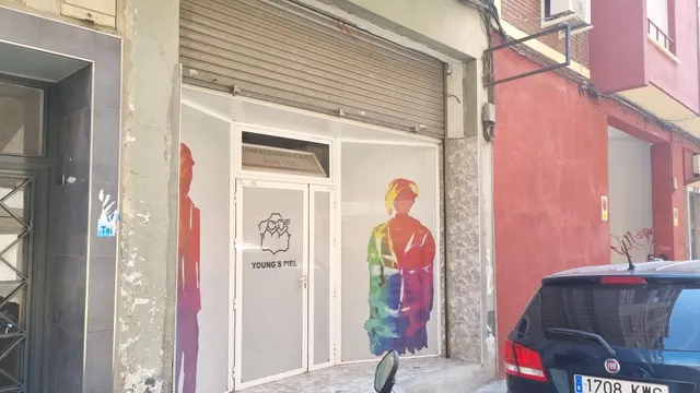 LOCAL COMERCIAL de 130 m2 a pie de calle. — 7