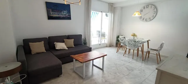 ¡OPORTUNIDAD! APARTAMENTO DE 2 DORMITORIOS Y 2 BAÑOS CON GRAN TERRAZA, BALCÓN Y PISCINA CERCA DEL MAR — 6