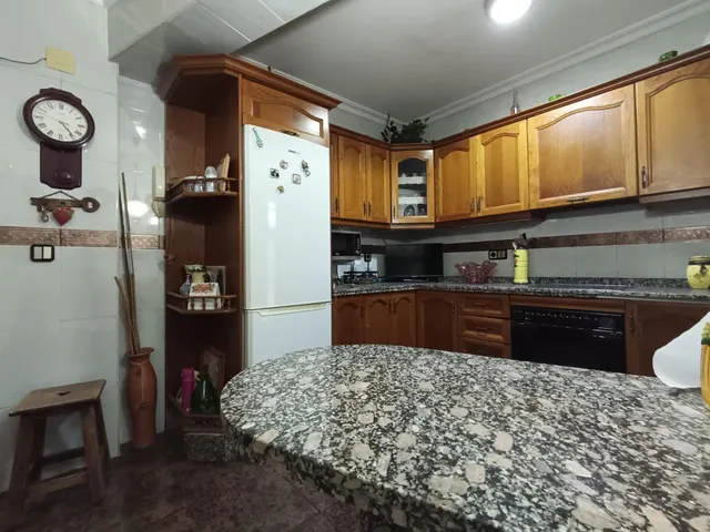 Gran vivienda con 5 dormitorios junto avenida Barcelona!! — 20
