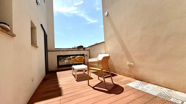 Casa moderna de cuatro plantas con amplias terrazas y garaje - foto 5