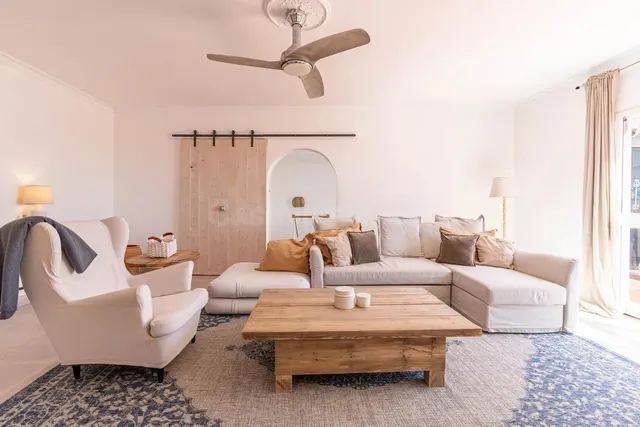 Villa exclusiva con piscina privada y casa de invitados independiente — 12